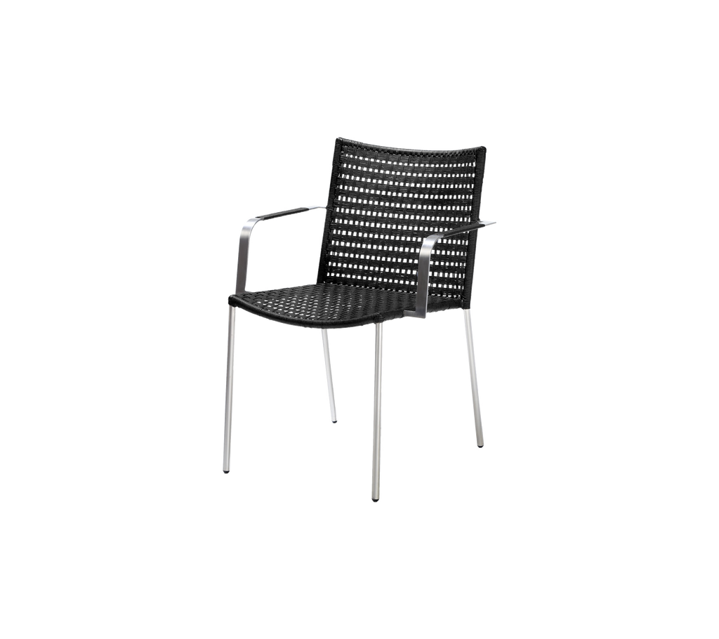 Straw dining chair w/armrest