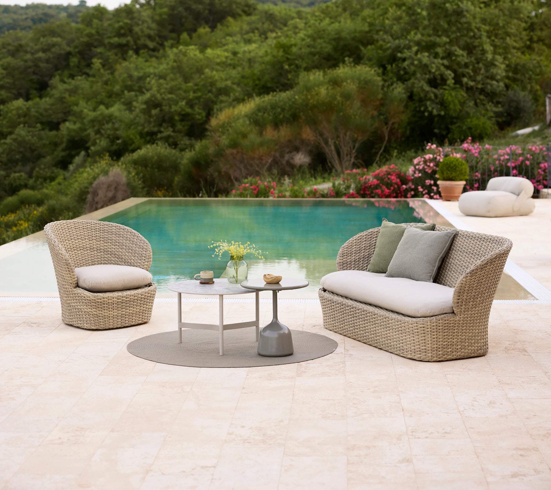 Twist coffee table, medium