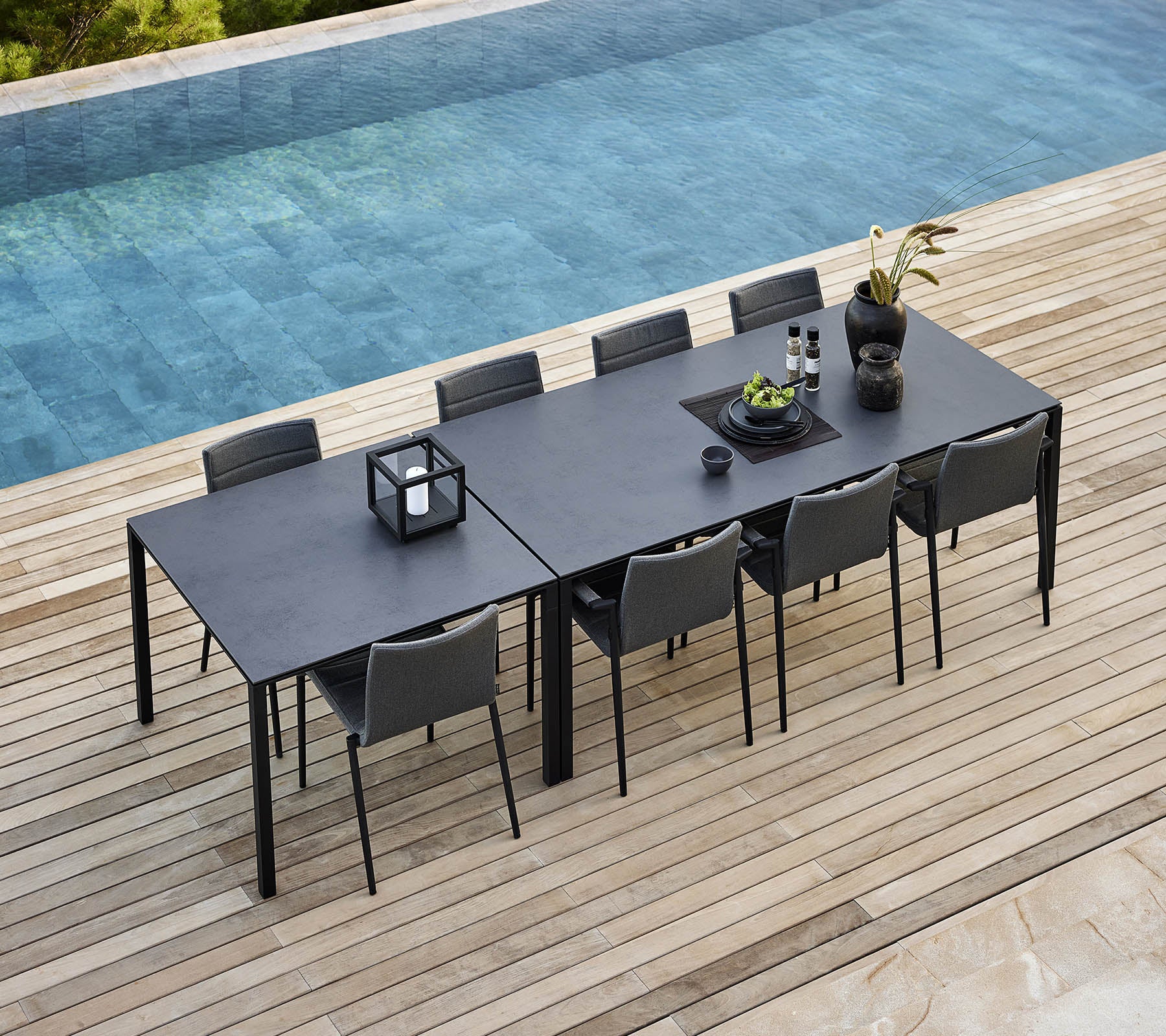 Pure dining table, 100x100 cm