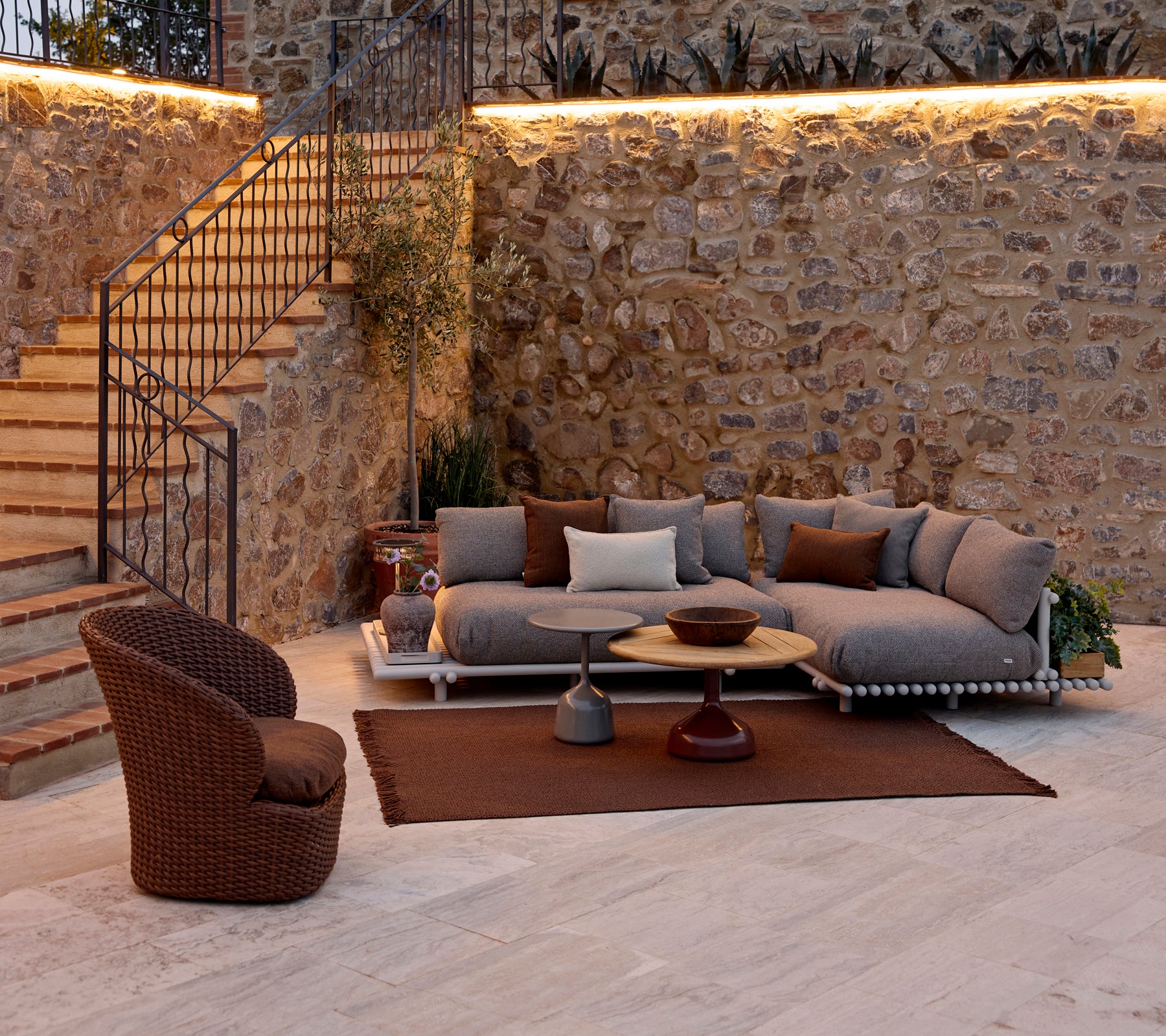Sticks platform, corner sofa