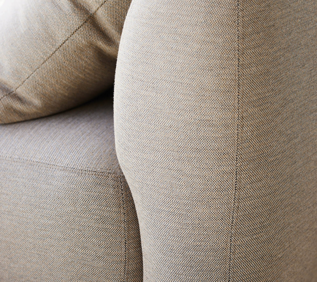 Capture corner sofa w/ chaise lounge (4)